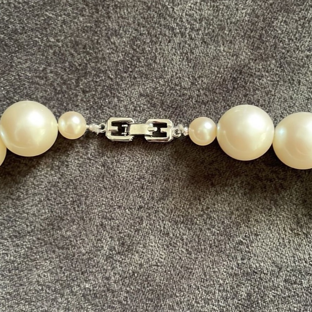 Vintage Givenchy Pearl Crystal Necklace - Picture 11 of 15